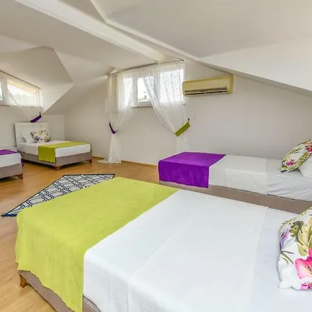 Buket - Calis Beach Holiday With Private Pool ヴィラ フェティエ