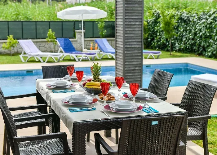 Villa Buket - Calis Beach Holiday With Private Pool Fethiye